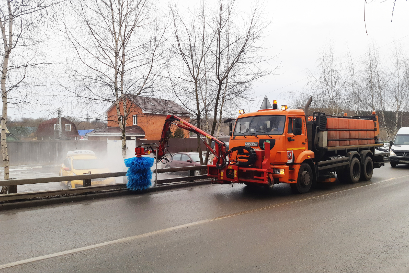 Работы по приведению в порядок объектов улично-дорожной сети проходят в поселении Рязановское