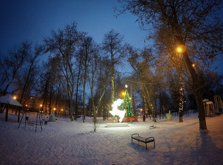  Поселение Рязановское украсили 5 новогодних елей