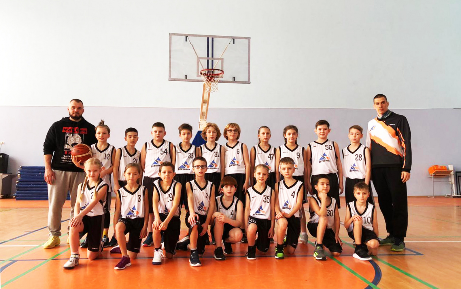 Участники ШСК «Вершина» школы № 2083 одержали победу в баскетбольном матче