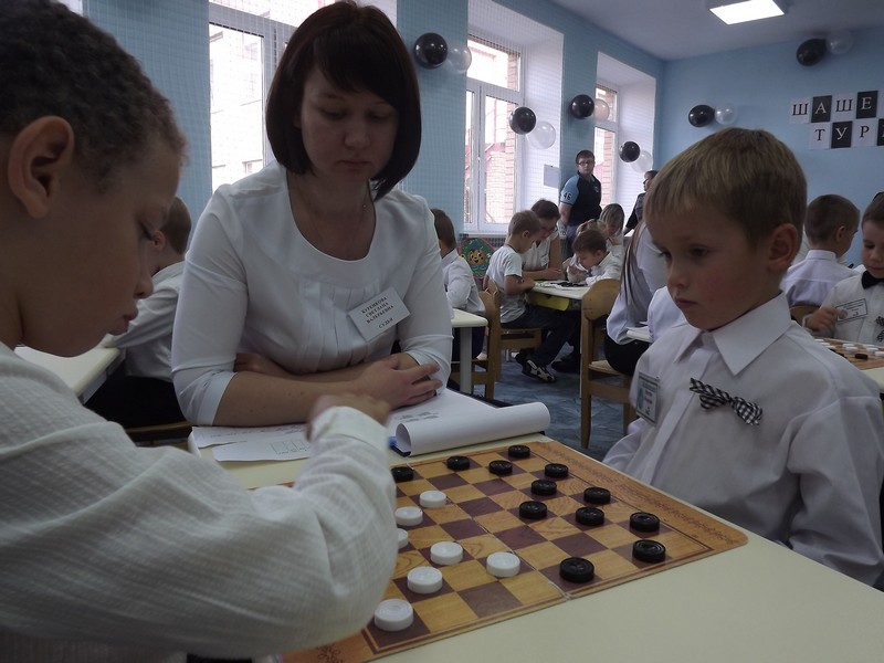 На базе дошкольного отделения «Журавушка» состоялся интеллектуальный турнир по русским шашкам «Юный шашист»