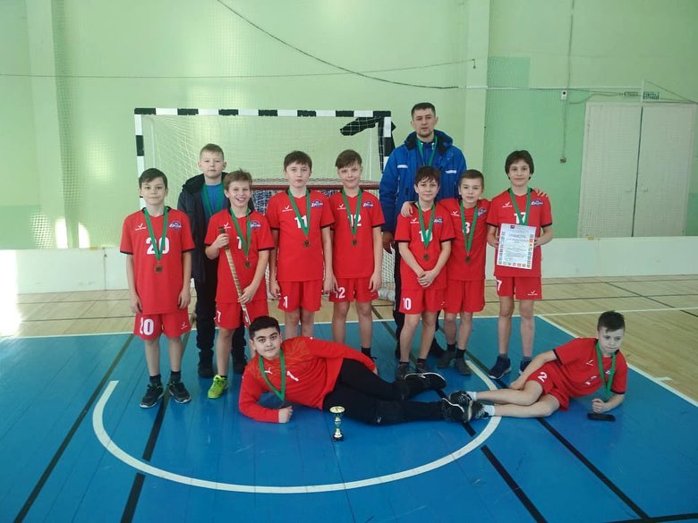 Сборная по флорболу «Десна» заняла третье место в межокружных соревнованиях 