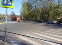 В плановом режиме ведется уборка улично-дорожной сети в Рязановском