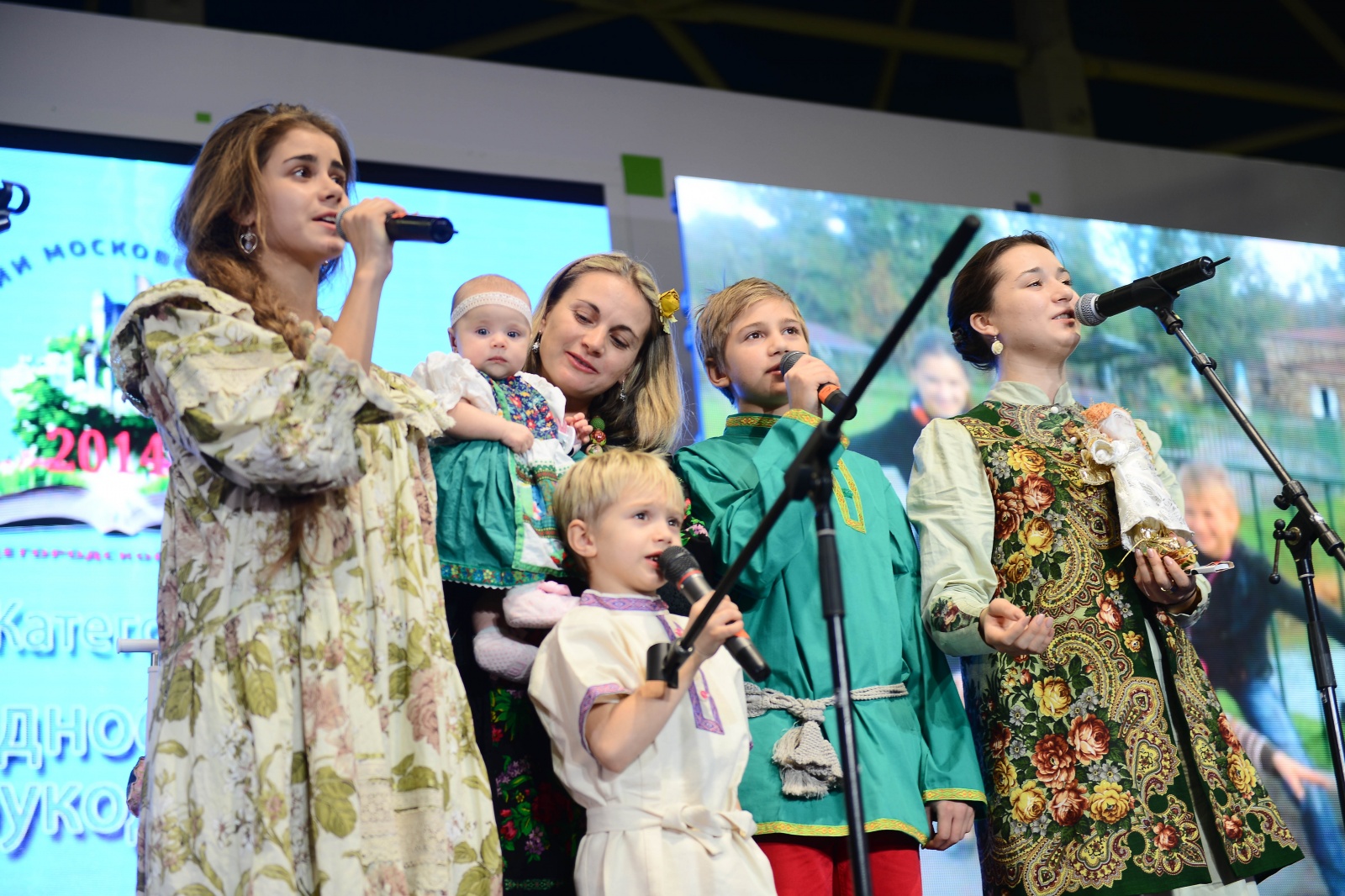 Дом культуры "Десна" запускает конкурс юных чтецов "Мамочка моя любимая"