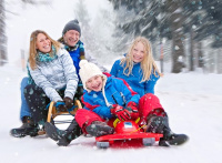 Спортивная зима: веселые старты для всей семьи