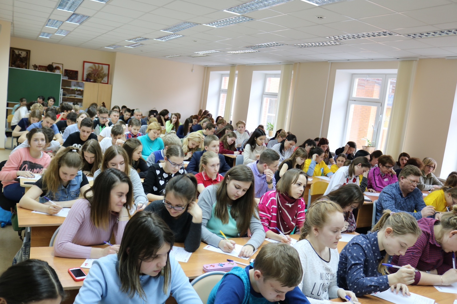 Около двухсот человек написали Тотальный диктант в Рязановском