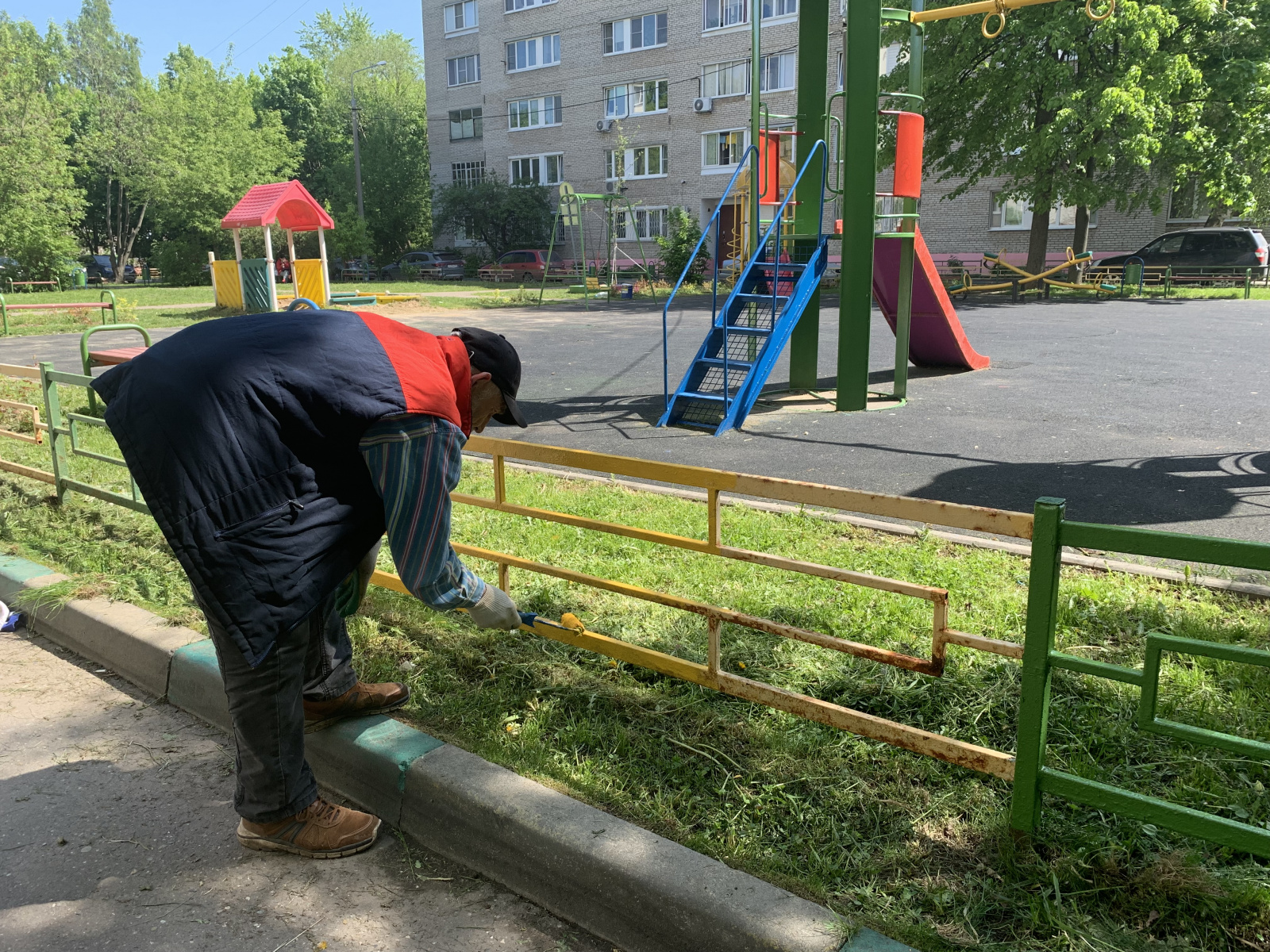 Обновление ограждений детских площадок в поселении Рязановское