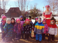 В дошкольной образовательной площадке «Журавушка» праздник проводов зимы Масленица стал уже традиционным и любимым для детей 
