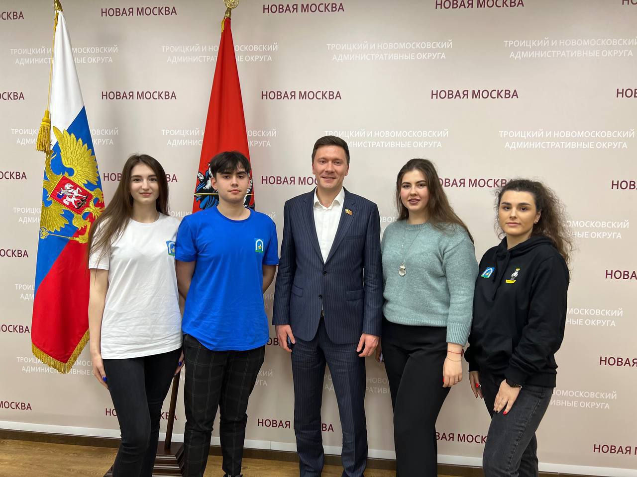 Молодые парламентарии встретились с депутатом Московской городской Думы