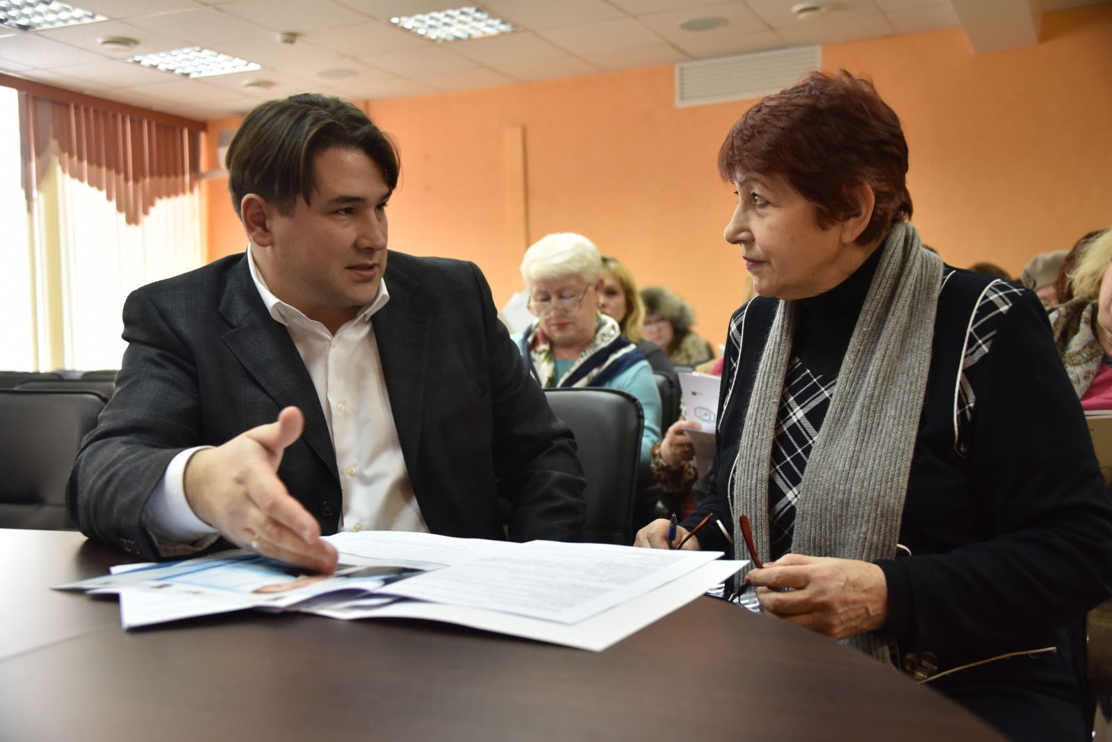 Сотрудники Росреестра будут консультировать жителей поселения в день конституции России