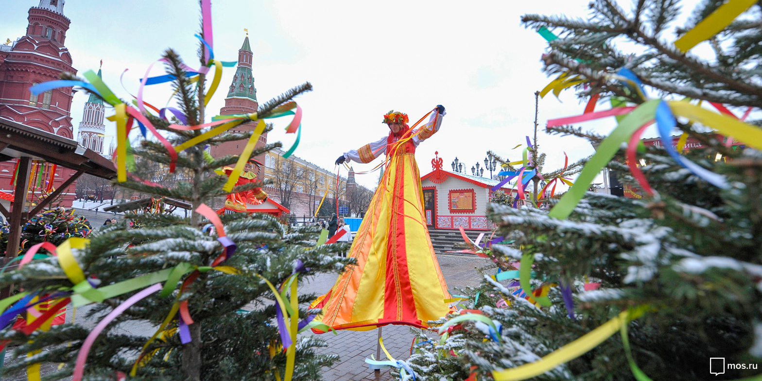 Более 500 праздничных открыток украсят столицу на Масленицу