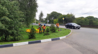 Проводятся работы по покосу газонов в поселении Рязановское