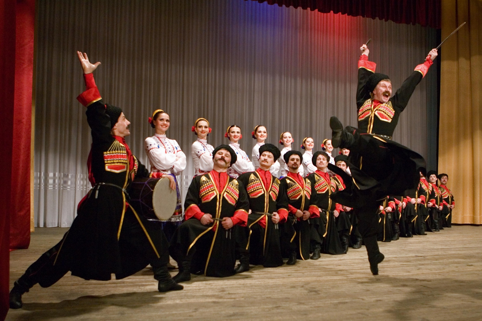 Дом культуры «Десна» представит концерт театра танца «Казаки России»