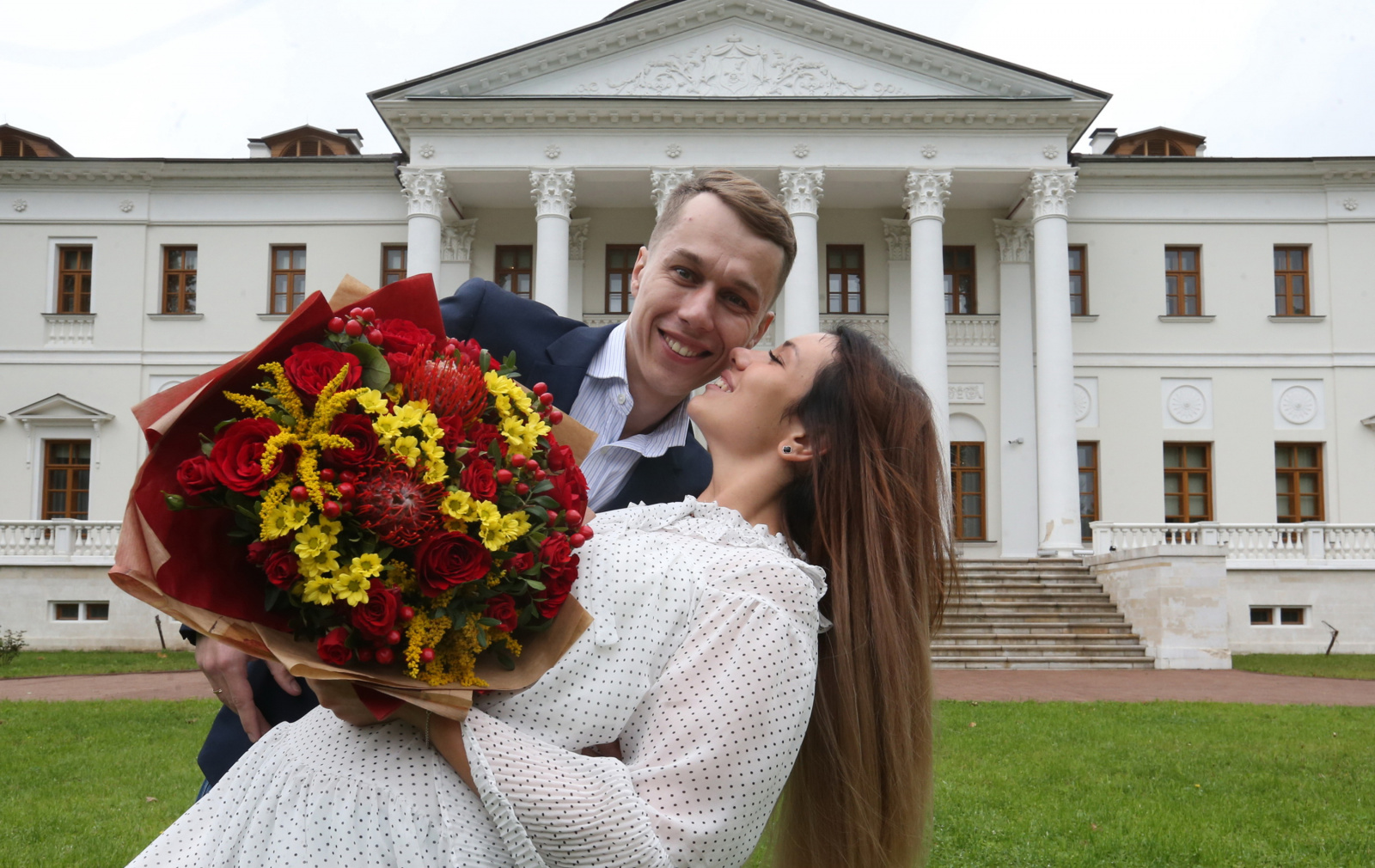Семь молодых пар официально стали супругами в Государственном музее-усадьбе «Остафьево» - «Русский Парнас»