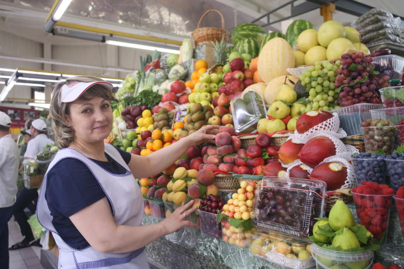 Москвичам напомнили правила покупки фруктов и овощей