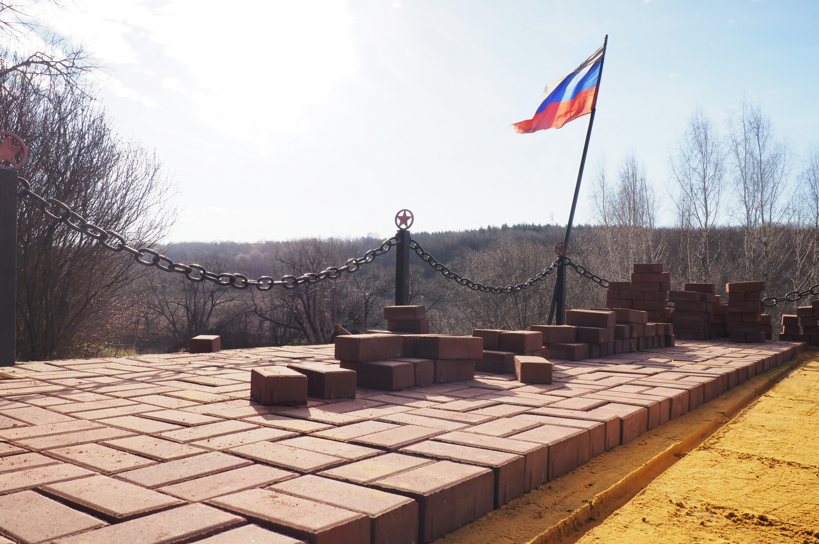Продолжаются работы по восстановлению памятников героям Великой Отечественной войны
