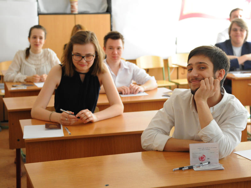 Свыше 650 тысяч человек сдадут экзамен по русскому языку