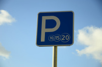 Бесплатную парковку организуют для водителей в праздничные дни 