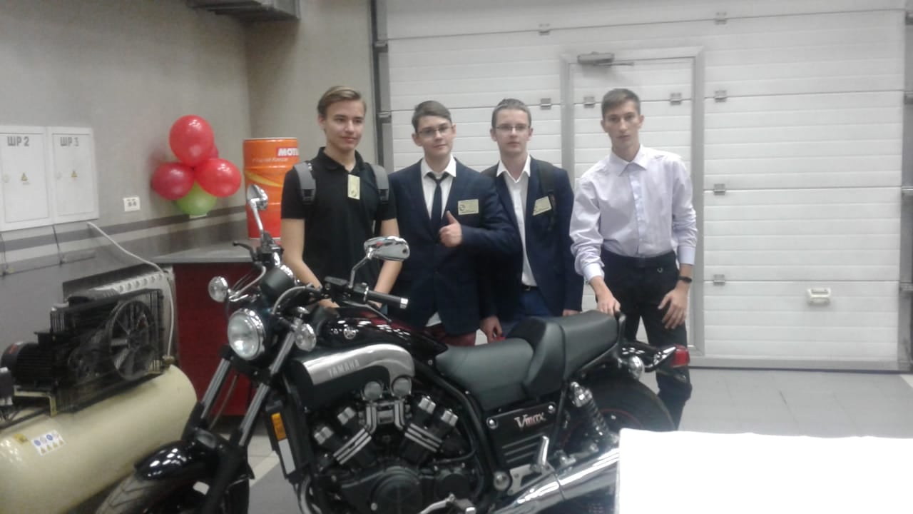 Воспитанники школы №2083 приняли участие в конкурсе «Юный автолюбитель»