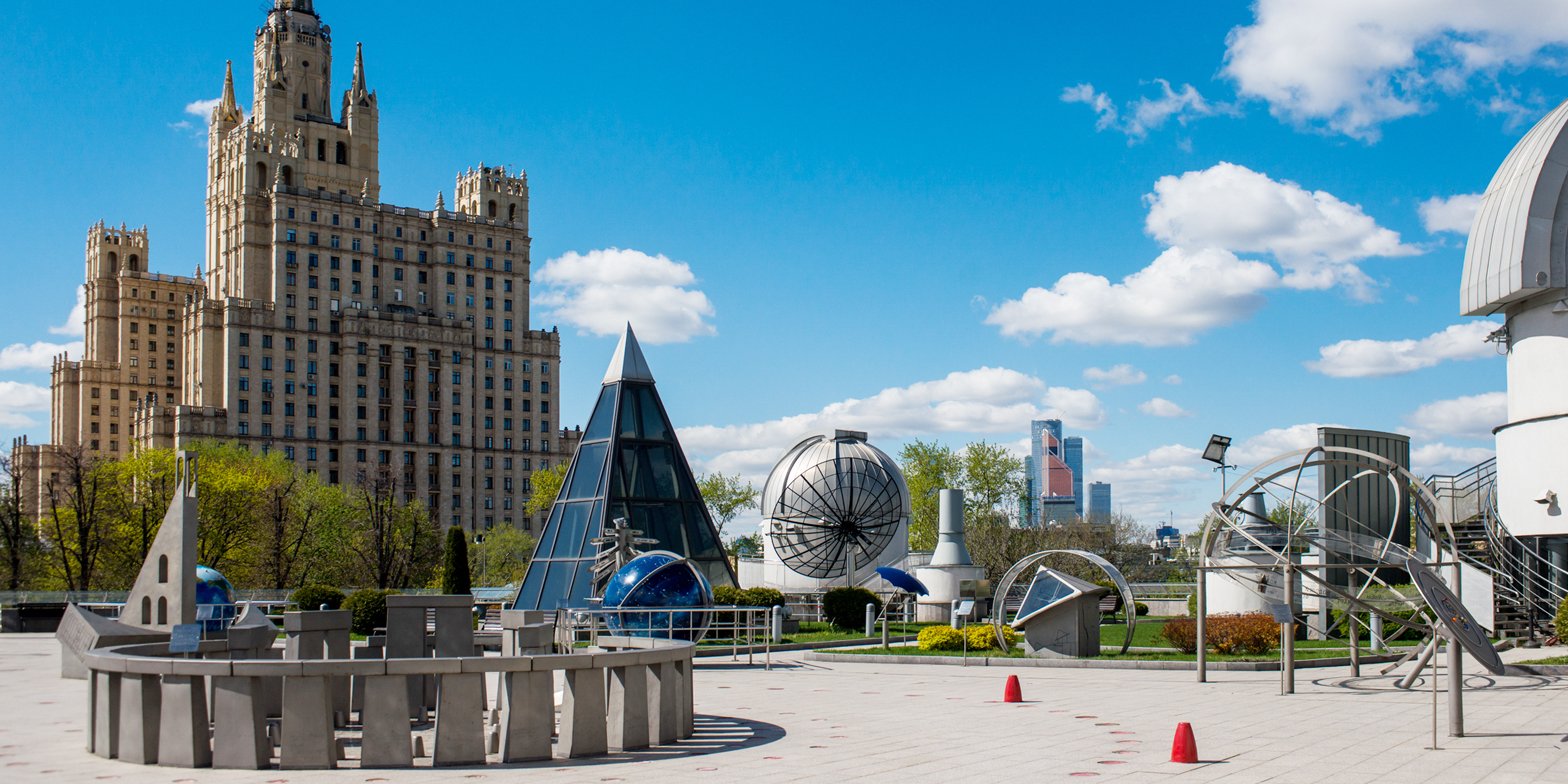 Узнать о космосе все: образовательный лекторий открывается на крыше Московского планетария