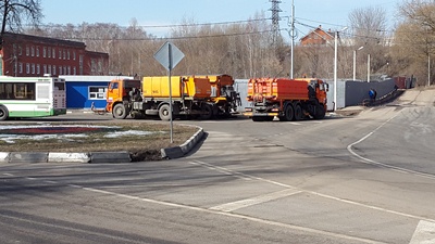 Проводится очистка улично-дорожной сети поселения Рязановское