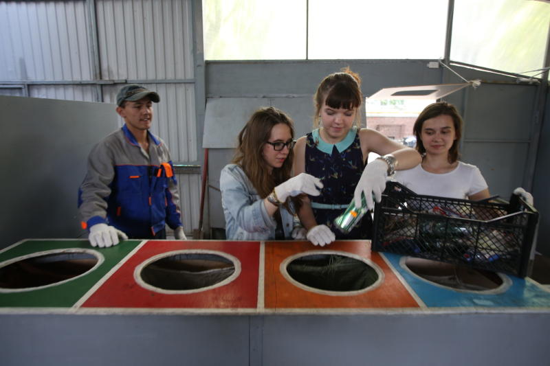 Юных жителей Рязановского приглашают смастерить эко-вазочки