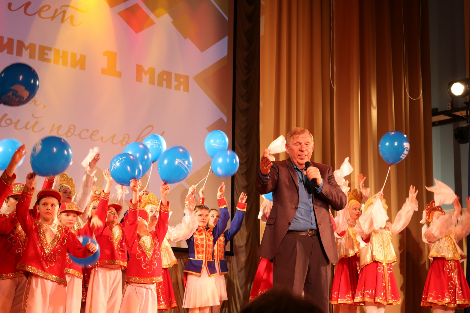«Единая Россия» подарила жителям праздничный концерт!