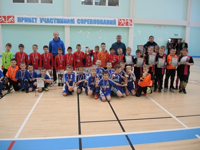 Юные футболисты приняли участие в рождественском турнире