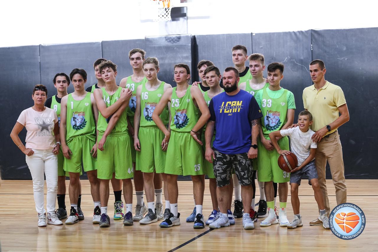 Спортсмены из школы №2083 успешно стартовали на чемпионате Межрегиональной любительской баскетбольной лиги