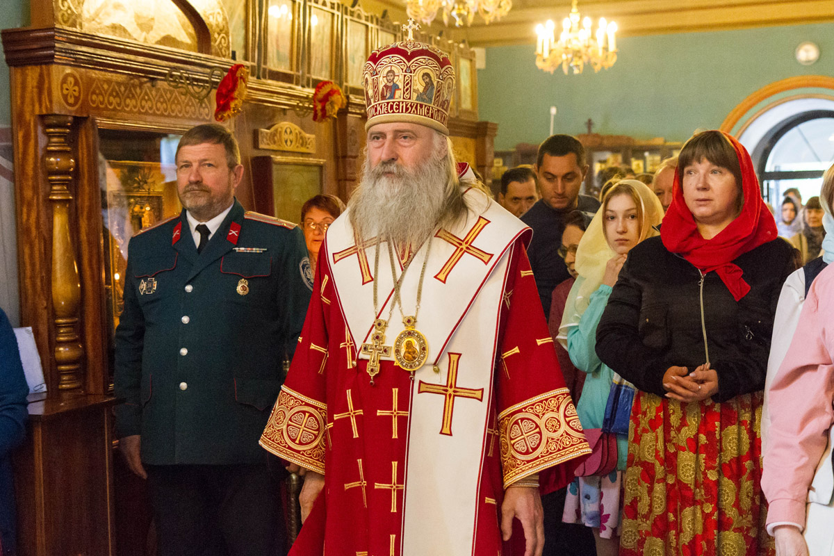 Литургию провел архиепископ Каширский Феогност 