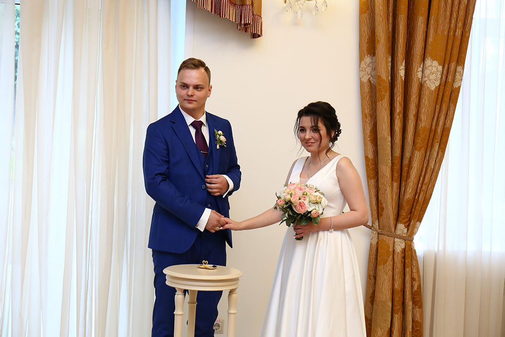 Более 22 тысяч церемоний бракосочетания провели в Москве летом