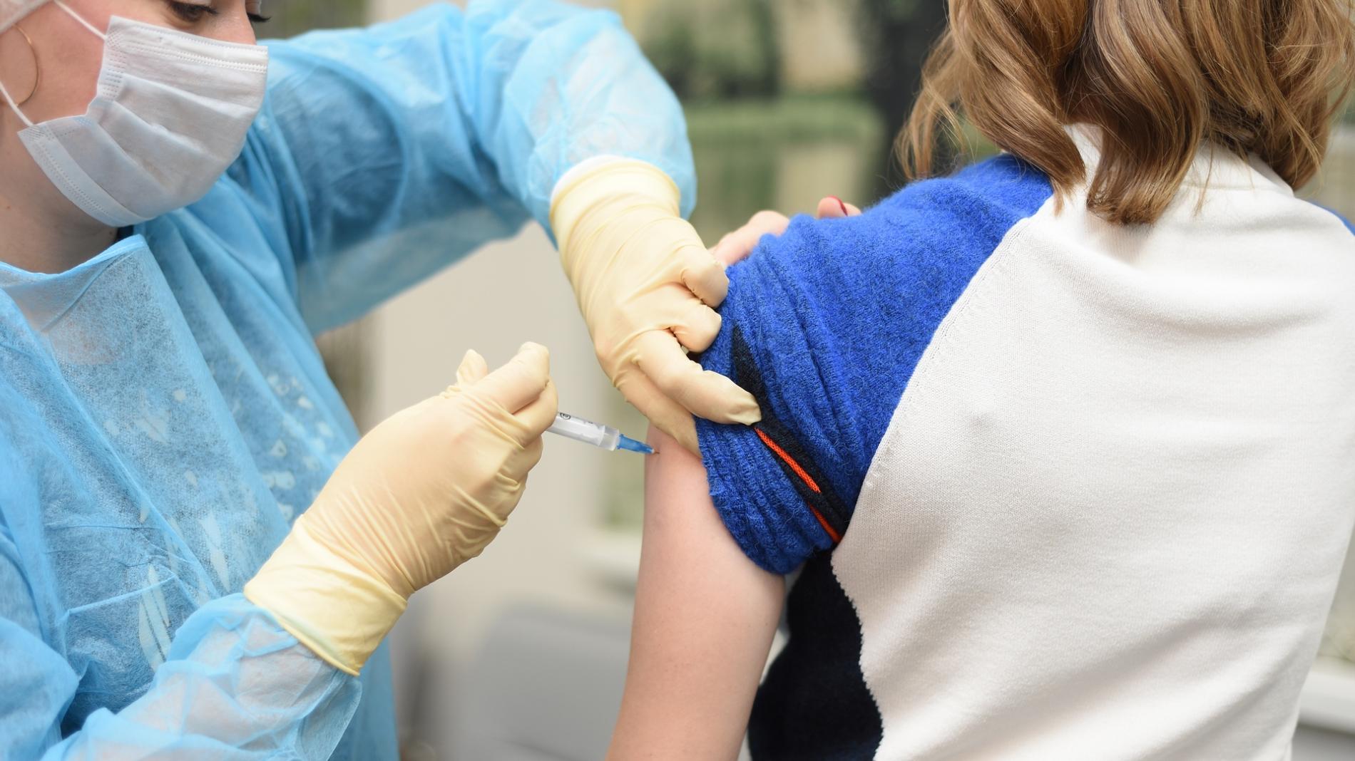 На территории ТиНАО города Москвы можно будет сделать прививку от коронавируса в ТЦ «Саларис»