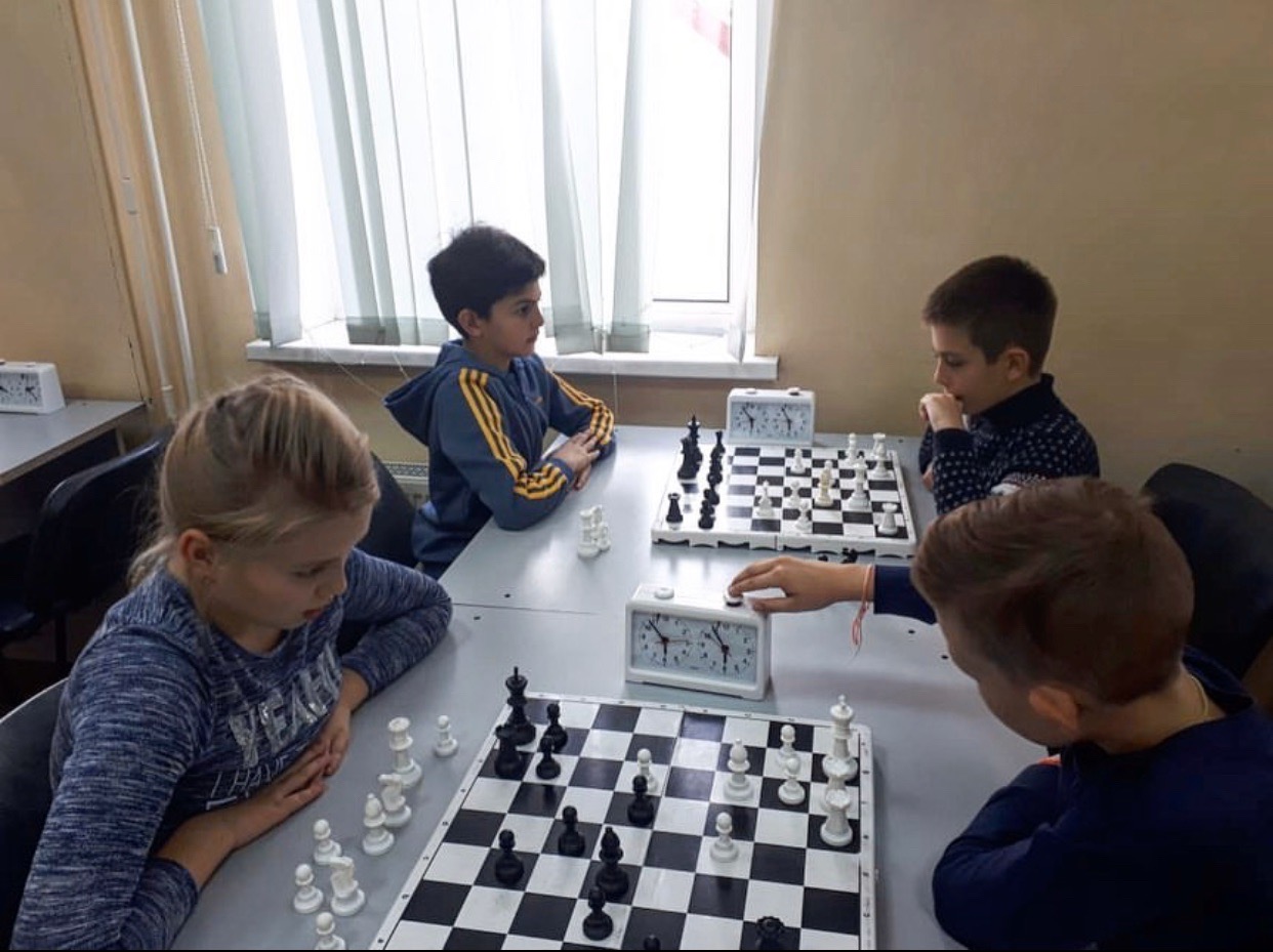Турнир по шахматам организовали в Спортивном клубе «Десна» поселка Знамя Октября 