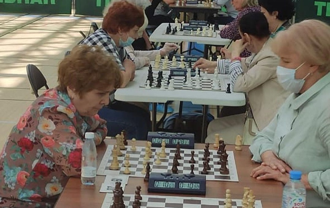 Участники Спортивного клуба «Десна» провели шахматный матч