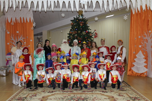 Члены ученического самоуправления школы №2083 организовали праздник для детей из детского сада