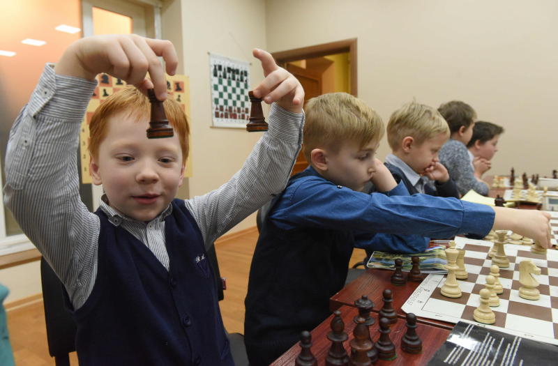 Воспитанники детского сада поселения посетили мастер-класс по шахматам 