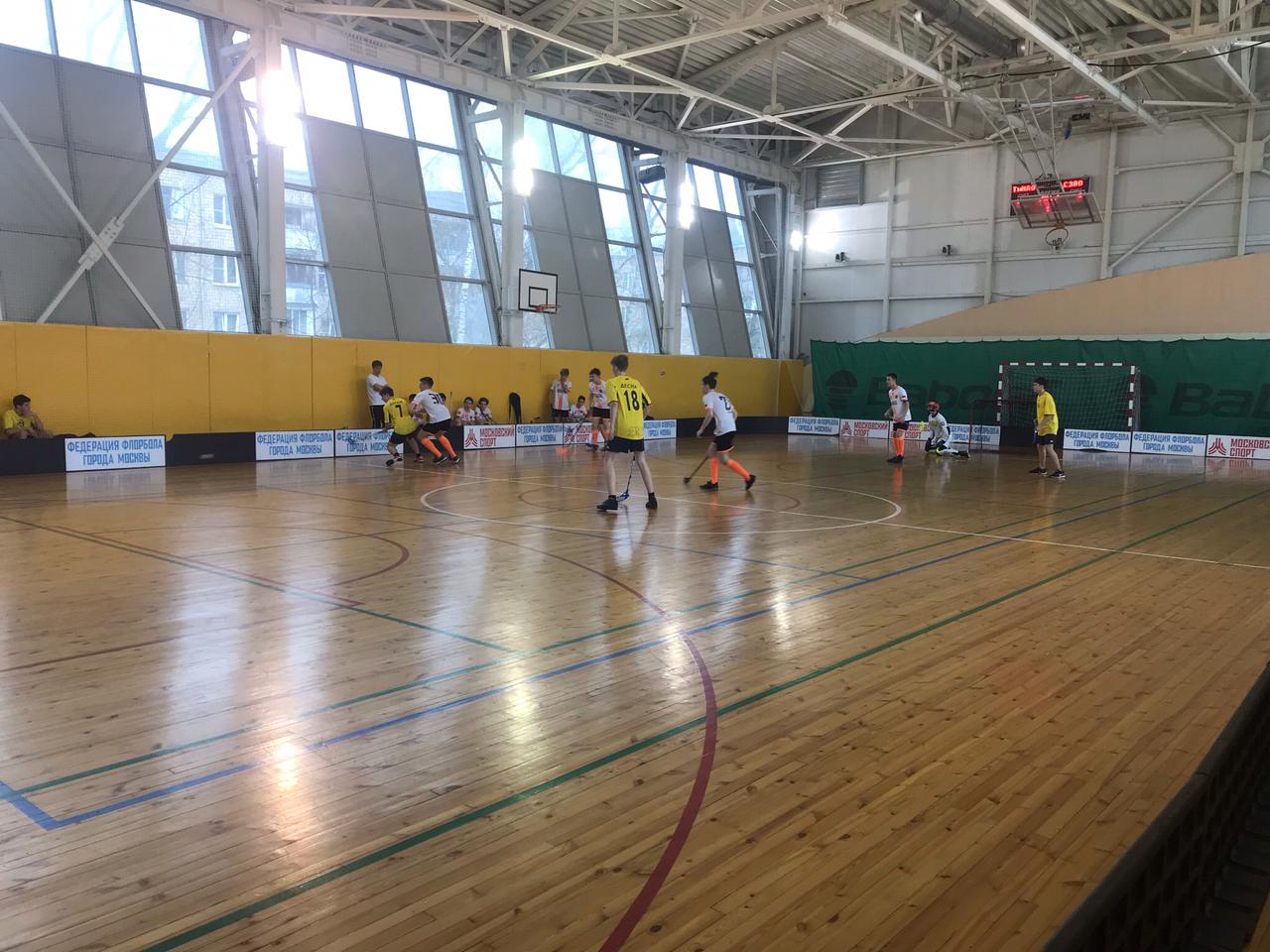 Спортсмены из Рязановского завершили участие в городских соревнованиях по флорболу