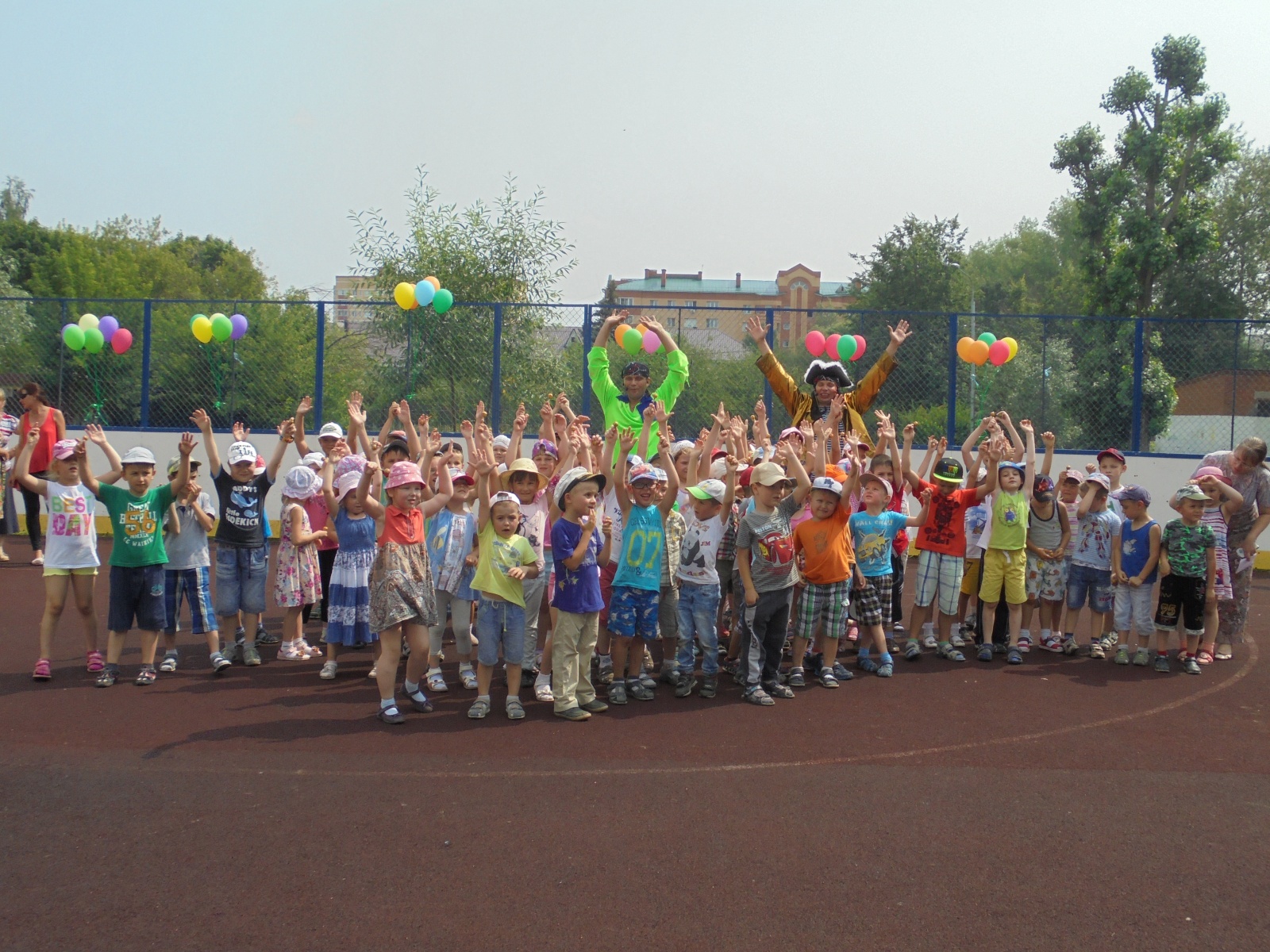 Маленькие жители поселка Знамя Октября приняли участие в фитнесс-зарядке