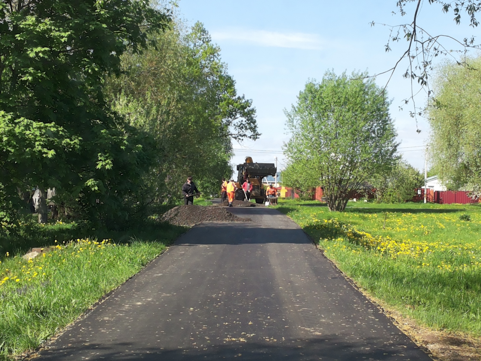 Завершаются работы по текущему ремонту дорожного полотна в деревне Ерино
