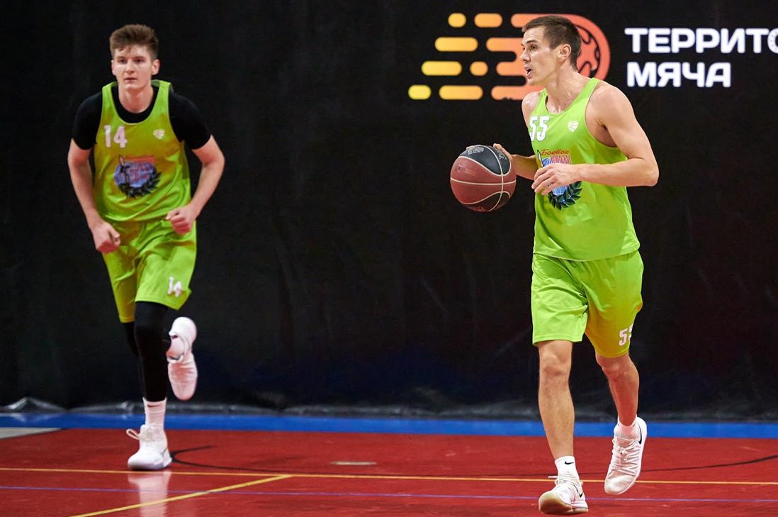 Спортсмены из Рязановского одержали победу в чемпионате по баскетболу