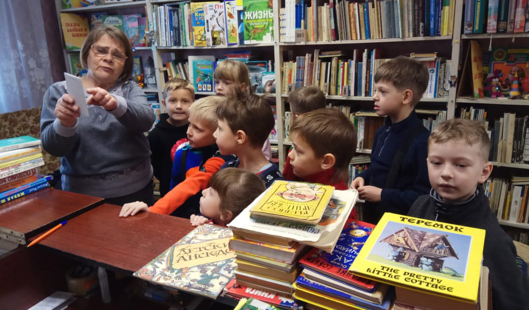 В детской библиотеке в поселке Знамя Октября пройдет литературный час "Рыцарь добра"