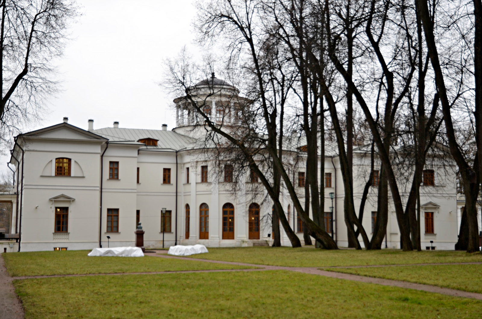 Сотрудники музея-усадьбы «Остафьево» разместили статью о фонде учреждения