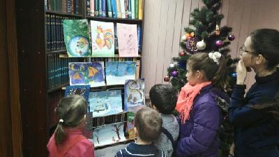 Выставка "Рождественские святки" открылась в ДК "Десна"