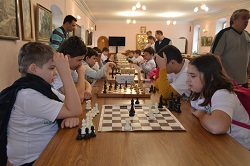 Школьники победили в шахматном турнире