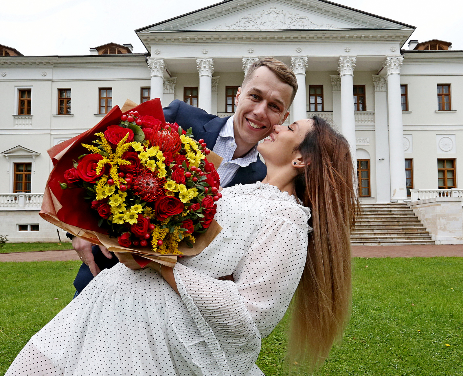 Накануне Дня народного единства более тысячи пар планируют зарегистрировать брак в Москве