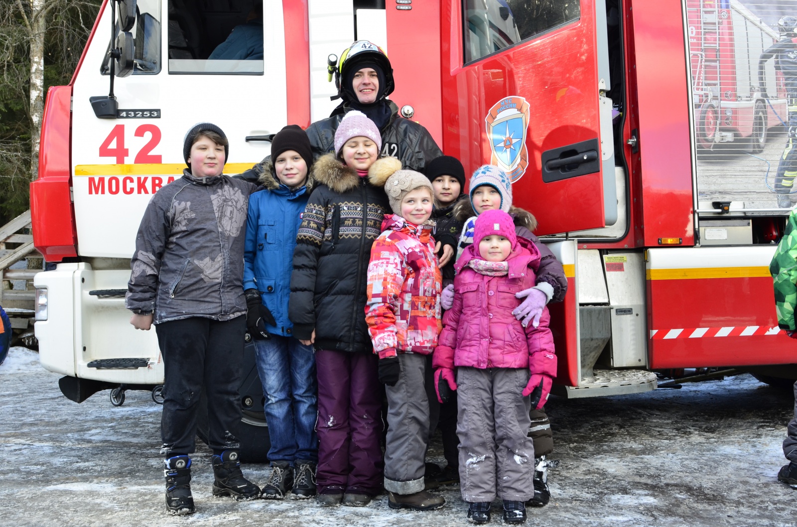 Пожарные и добровольцы Новой Москвы патрулировали точки празднования Масленицы