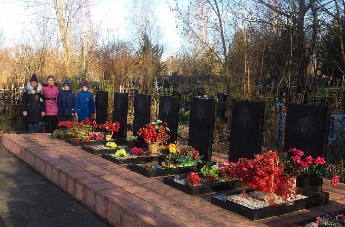  Юнармейцы поселения Рязановское провели мемориально-патронатную акцию