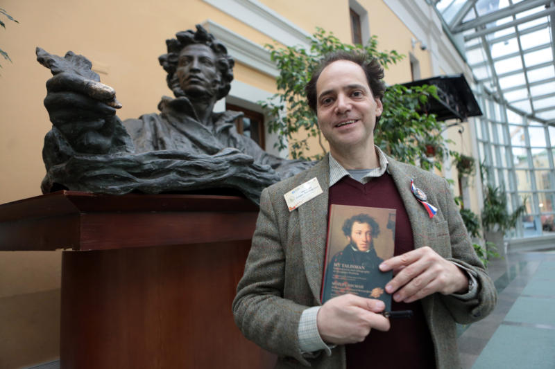 Литературную гостиную памяти Александра Пушкина организует Дом культуры «Десна»