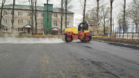 Работы по асфальтированию дворовых территорий продолжили в поселении Рязановское
