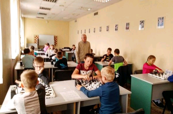 Детский турнир по шахматам организовали в Спортивном клубе «Десна»  