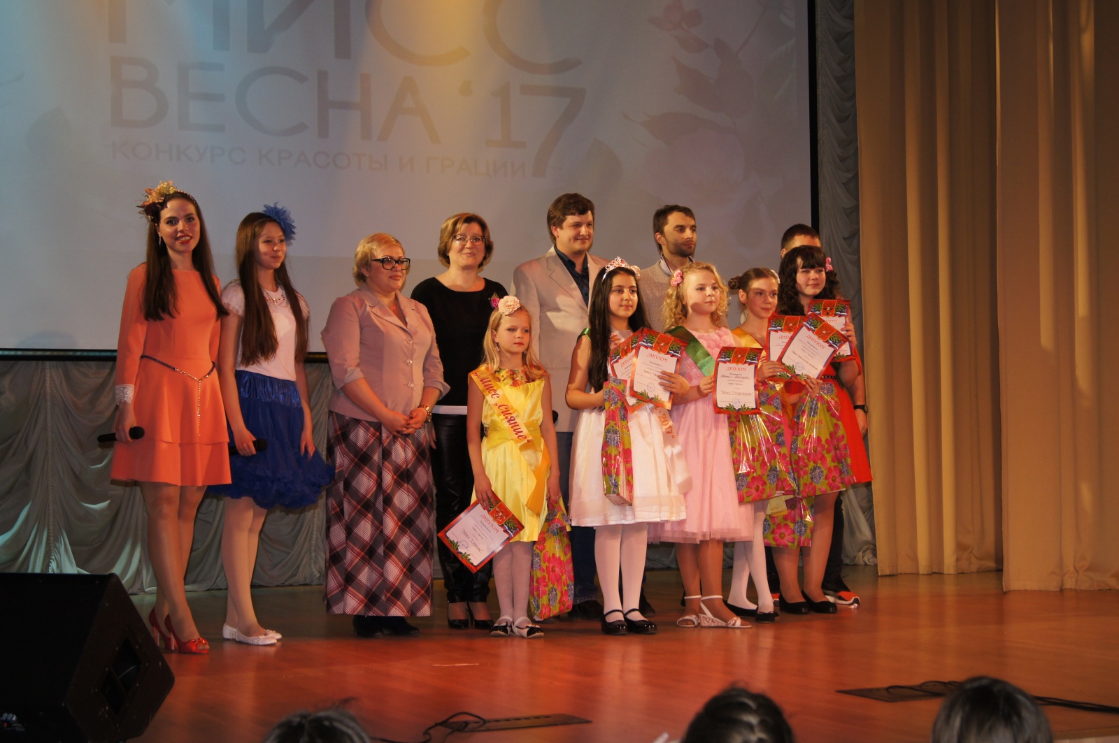 Конкурс «Мисс Весна» состоялся в Доме Культуры «Десна»